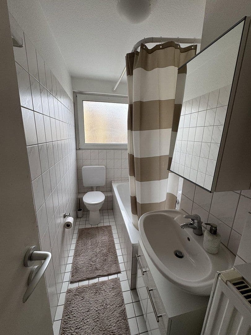 Prenájom bytu 2-izbový 41 m², Schmittener Str. 1, Frankfurt am Main, Hesensko Prenájom bytu 2-izbový 41 m², Schmittener Str. 1, Frankfurt am Main, Hesensko