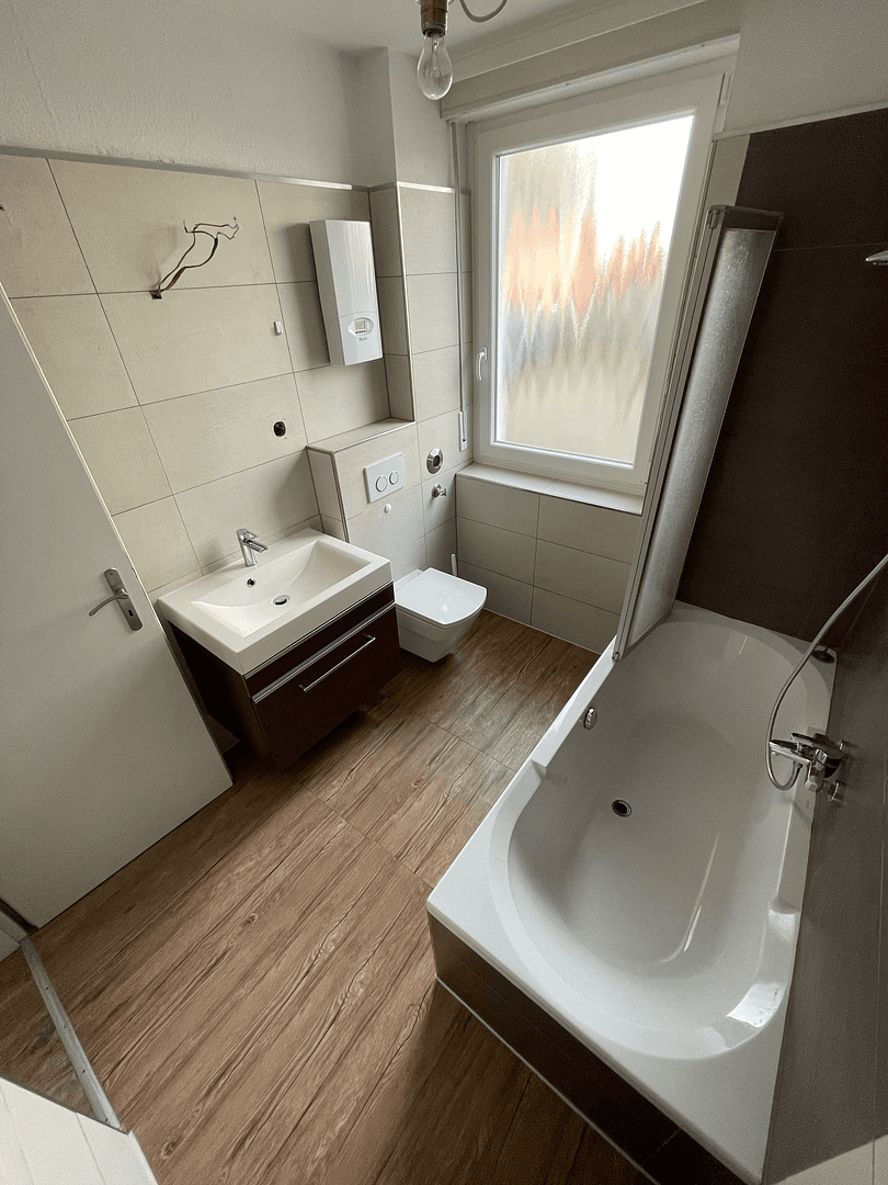 Prenájom bytu 3-izbový 70 m², Hagener Str. 141, Schwerte, Severné Porýnie - Westfálsko Prenájom bytu 3-izbový 70 m², Hagener Str. 141, Schwerte, Severné Porýnie - Westfálsko
