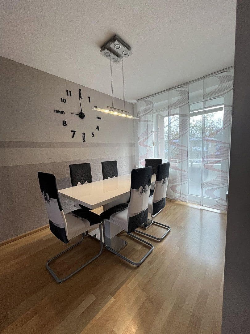 Prenájom bytu 4-izbový 88 m², Große Pranke, Hannover, Dolné Sasko Prenájom bytu 4-izbový 88 m², Große Pranke, Hannover, Dolné Sasko