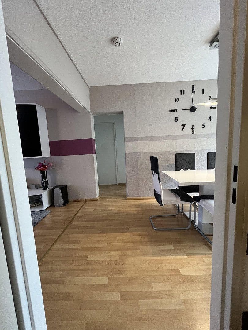 Prenájom bytu 4-izbový 88 m², Große Pranke, Hannover, Dolné Sasko Prenájom bytu 4-izbový 88 m², Große Pranke, Hannover, Dolné Sasko