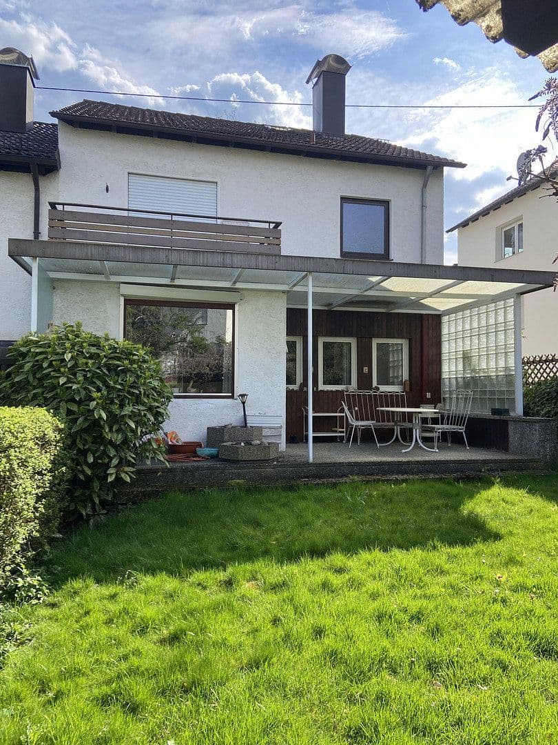 Predaj domu 123 m², pozemek 260 m², Leinfelden-Echterdingen, Bádensko-Wurttembersko Predaj domu 123 m², pozemek 260 m², Leinfelden-Echterdingen, Bádensko-Wurttembersko