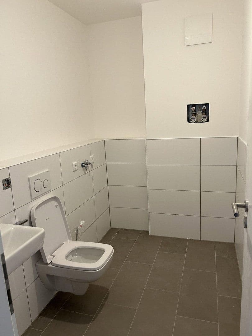 Prenájom bytu 3-izbový 75 m², Donnersbergring 8, Darmstadt, Hesensko Prenájom bytu 3-izbový 75 m², Donnersbergring 8, Darmstadt, Hesensko