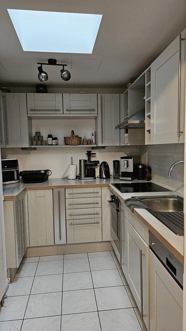 Prenájom bytu 3-izbový 83 m², Türkenstrasse 29c, München, Bavorsko Prenájom bytu 3-izbový 83 m², Türkenstrasse 29c, München, Bavorsko