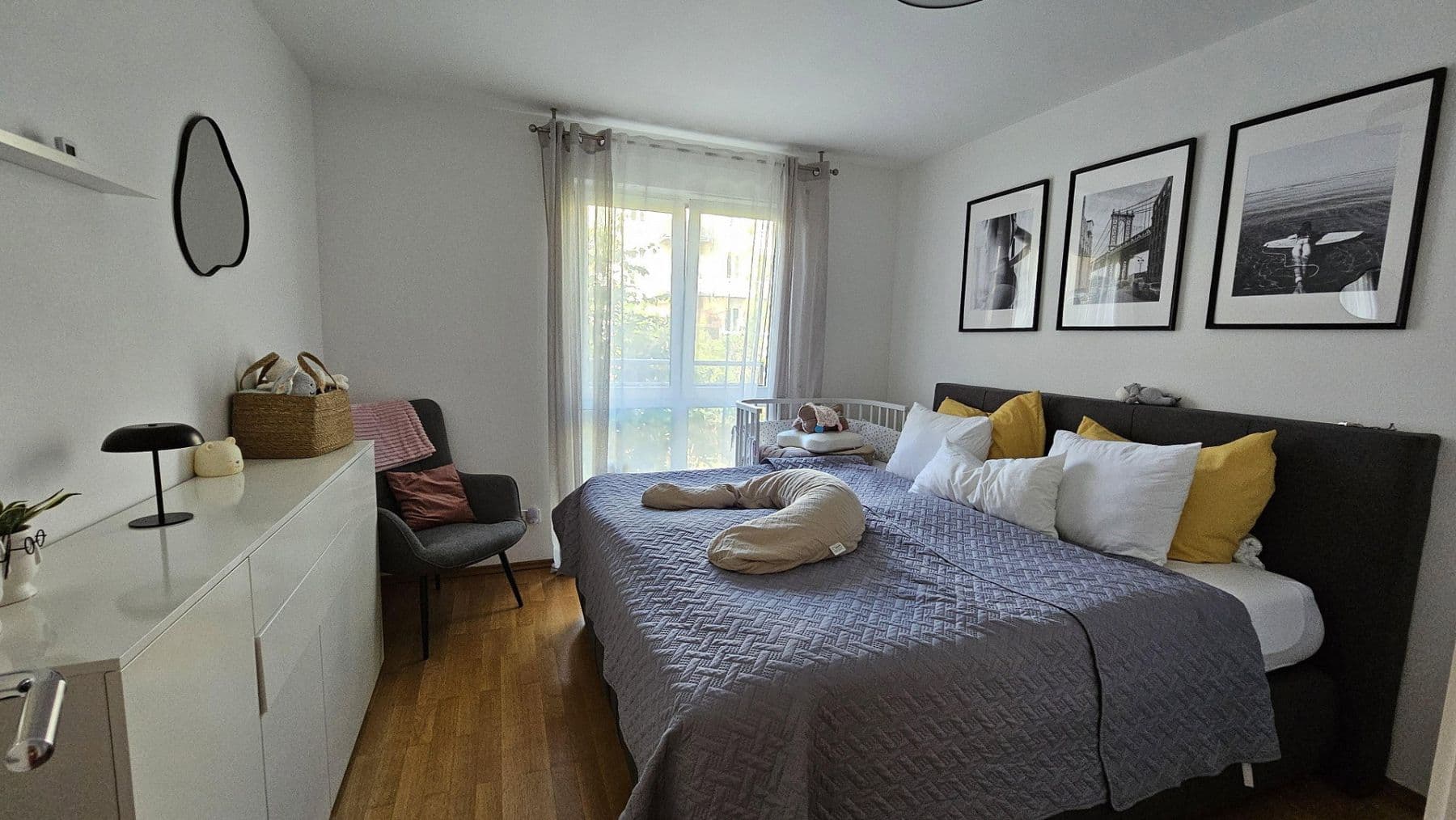 Prenájom bytu 3-izbový 83 m², Türkenstrasse 29c, München, Bavorsko Prenájom bytu 3-izbový 83 m², Türkenstrasse 29c, München, Bavorsko