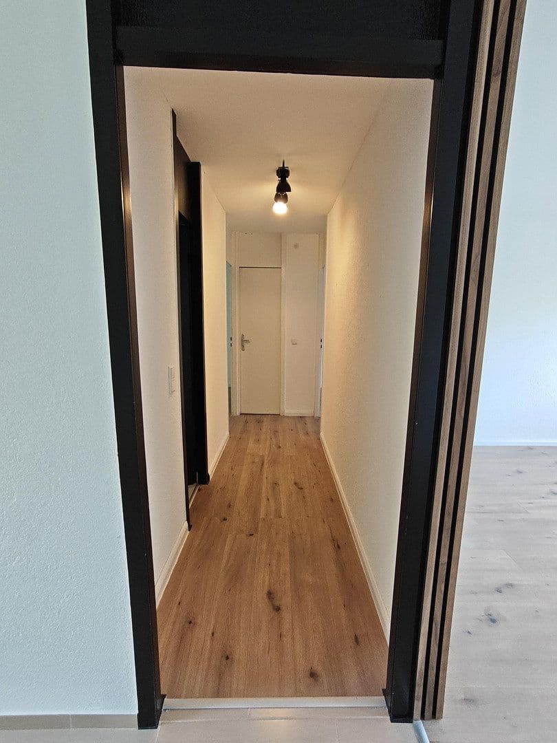 Prenájom bytu 3-izbový 80 m², Brandenburger Straße 16, Mannheim, Bádensko-Wurttembersko Prenájom bytu 3-izbový 80 m², Brandenburger Straße 16, Mannheim, Bádensko-Wurttembersko