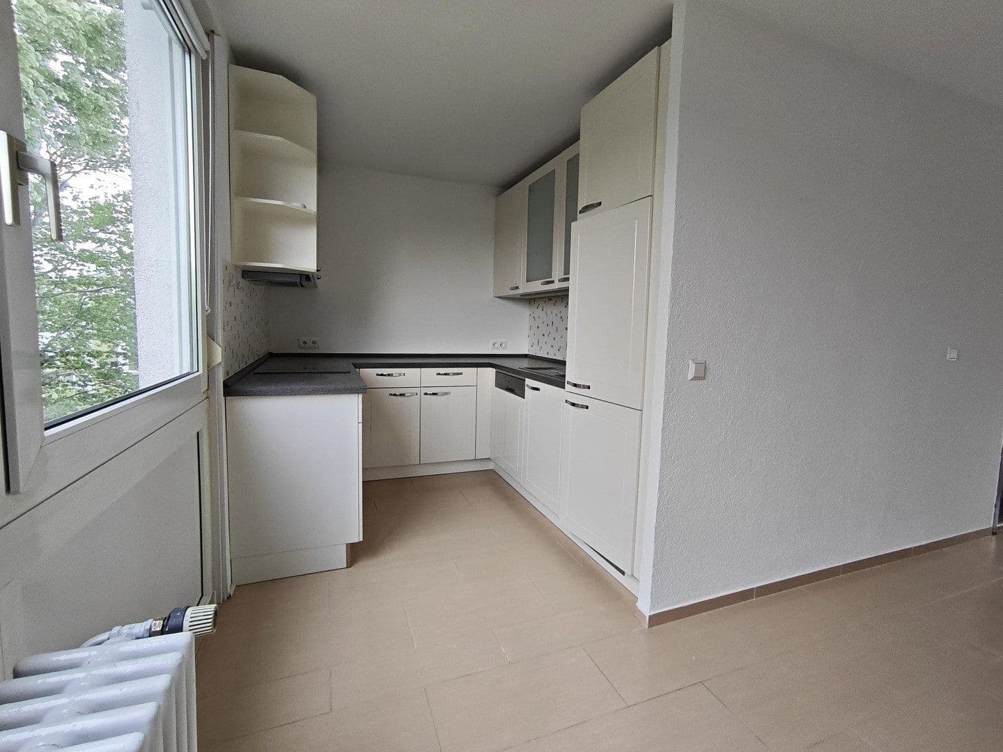Prenájom bytu 3-izbový 80 m², Brandenburger Straße 16, Mannheim, Bádensko-Wurttembersko Prenájom bytu 3-izbový 80 m², Brandenburger Straße 16, Mannheim, Bádensko-Wurttembersko