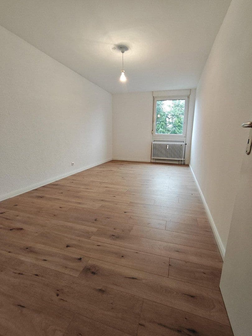 Prenájom bytu 3-izbový 80 m², Brandenburger Straße 16, Mannheim, Bádensko-Wurttembersko Prenájom bytu 3-izbový 80 m², Brandenburger Straße 16, Mannheim, Bádensko-Wurttembersko