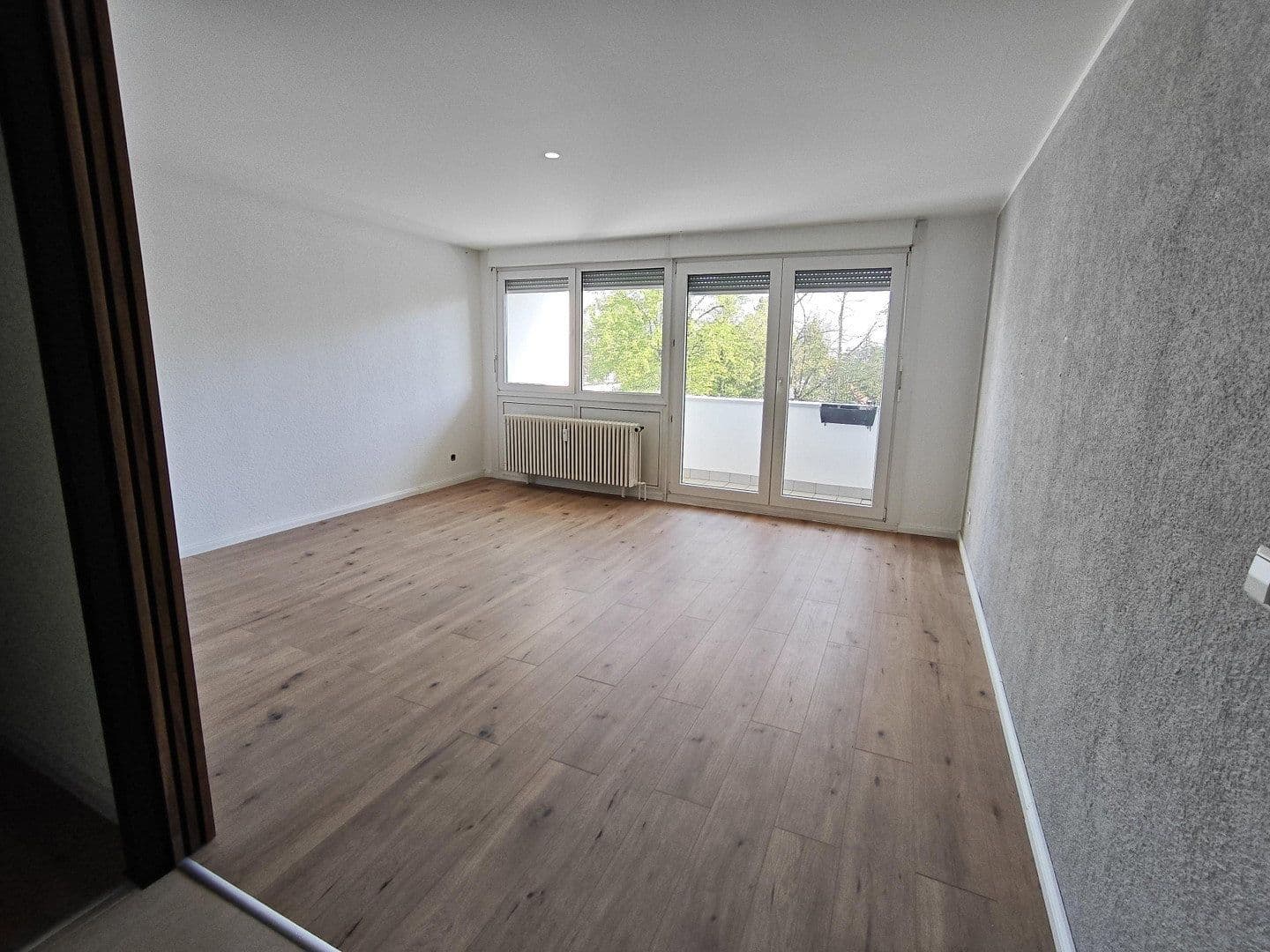 Prenájom bytu 3-izbový 80 m², Brandenburger Straße 16, Mannheim, Bádensko-Wurttembersko Prenájom bytu 3-izbový 80 m², Brandenburger Straße 16, Mannheim, Bádensko-Wurttembersko