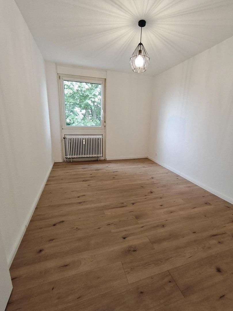 Prenájom bytu 3-izbový 80 m², Brandenburger Straße 16, Mannheim, Bádensko-Wurttembersko Prenájom bytu 3-izbový 80 m², Brandenburger Straße 16, Mannheim, Bádensko-Wurttembersko