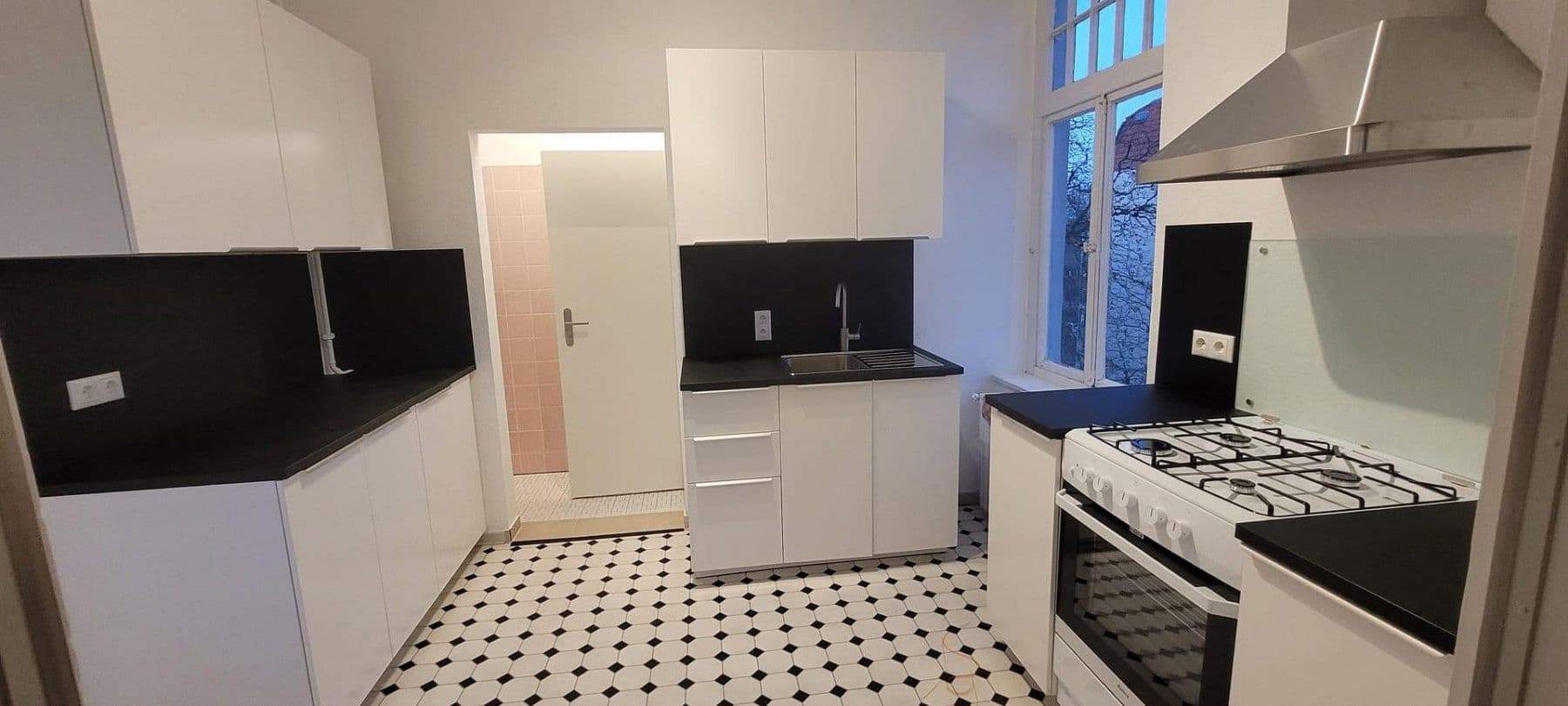 Prenájom bytu 4-izbový 91 m², Nobbenburger Straße 8, Osnabrück, Dolné Sasko Prenájom bytu 4-izbový 91 m², Nobbenburger Straße 8, Osnabrück, Dolné Sasko
