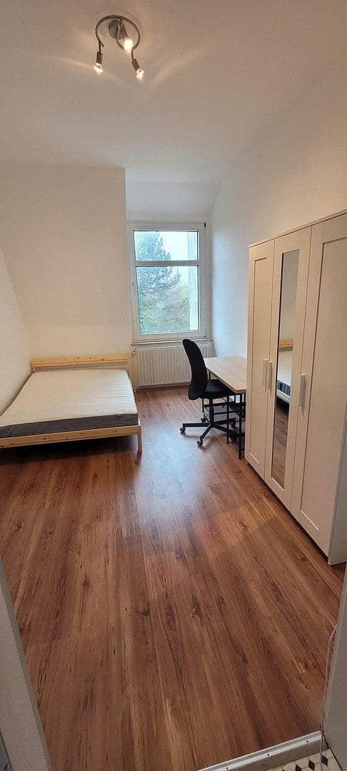 Prenájom bytu 4-izbový 91 m², Nobbenburger Straße 8, Osnabrück, Dolné Sasko Prenájom bytu 4-izbový 91 m², Nobbenburger Straße 8, Osnabrück, Dolné Sasko
