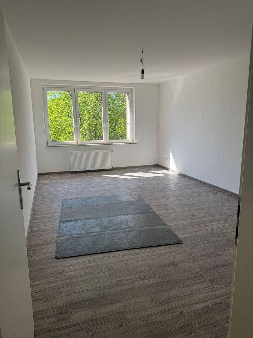 Prenájom bytu 5-izbový 120 m², Dellstraße 1a, Duisburg, Severné Porýnie - Westfálsko Prenájom bytu 5-izbový 120 m², Dellstraße 1a, Duisburg, Severné Porýnie - Westfálsko