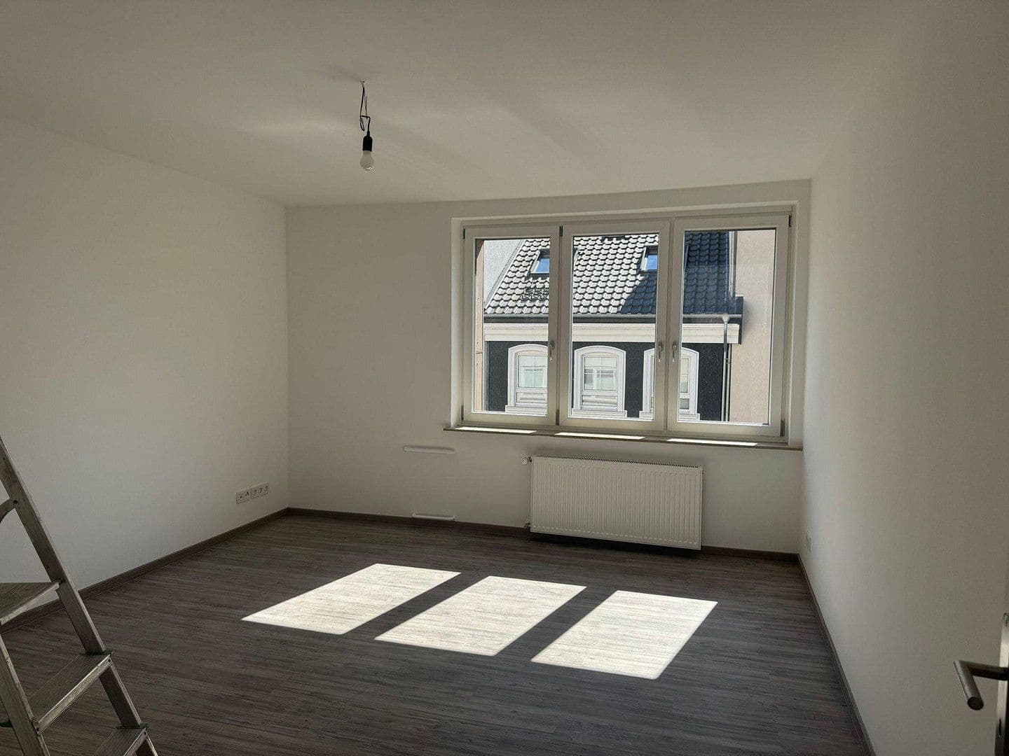 Prenájom bytu 5-izbový 120 m², Dellstraße 1a, Duisburg, Severné Porýnie - Westfálsko Prenájom bytu 5-izbový 120 m², Dellstraße 1a, Duisburg, Severné Porýnie - Westfálsko