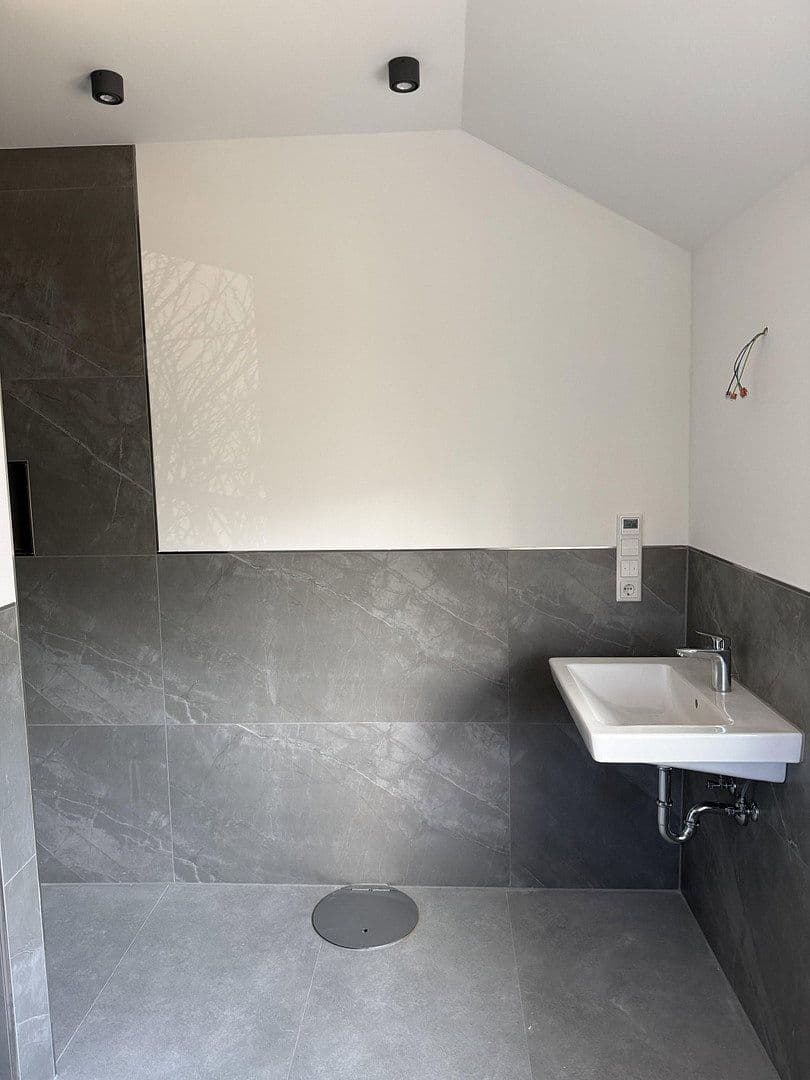 Predaj domu 125 m², pozemek 379 m², Gläsenerstr.11a, Paderborn, Severné Porýnie - Westfálsko Predaj domu 125 m², pozemek 379 m², Gläsenerstr.11a, Paderborn, Severné Porýnie - Westfálsko