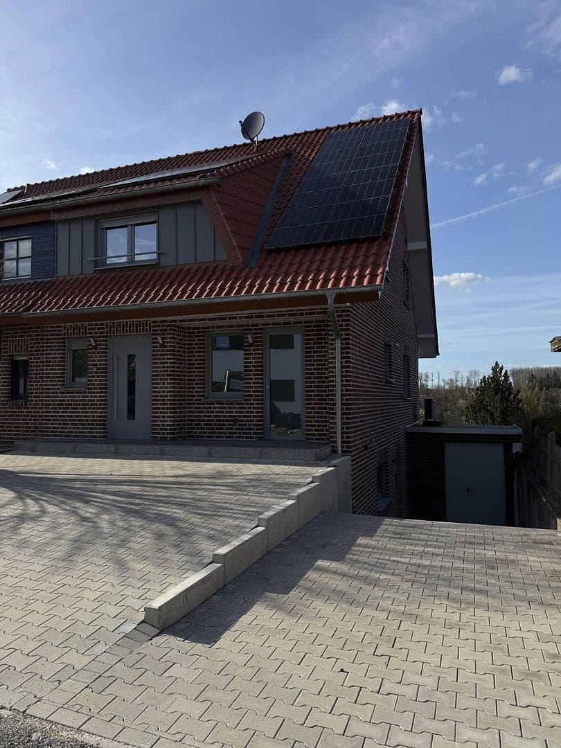 Predaj domu 205 m², pozemek 379 m², Gläsenerstr.11a, Paderborn, Severné Porýnie - Westfálsko Predaj domu 205 m², pozemek 379 m², Gläsenerstr.11a, Paderborn, Severné Porýnie - Westfálsko