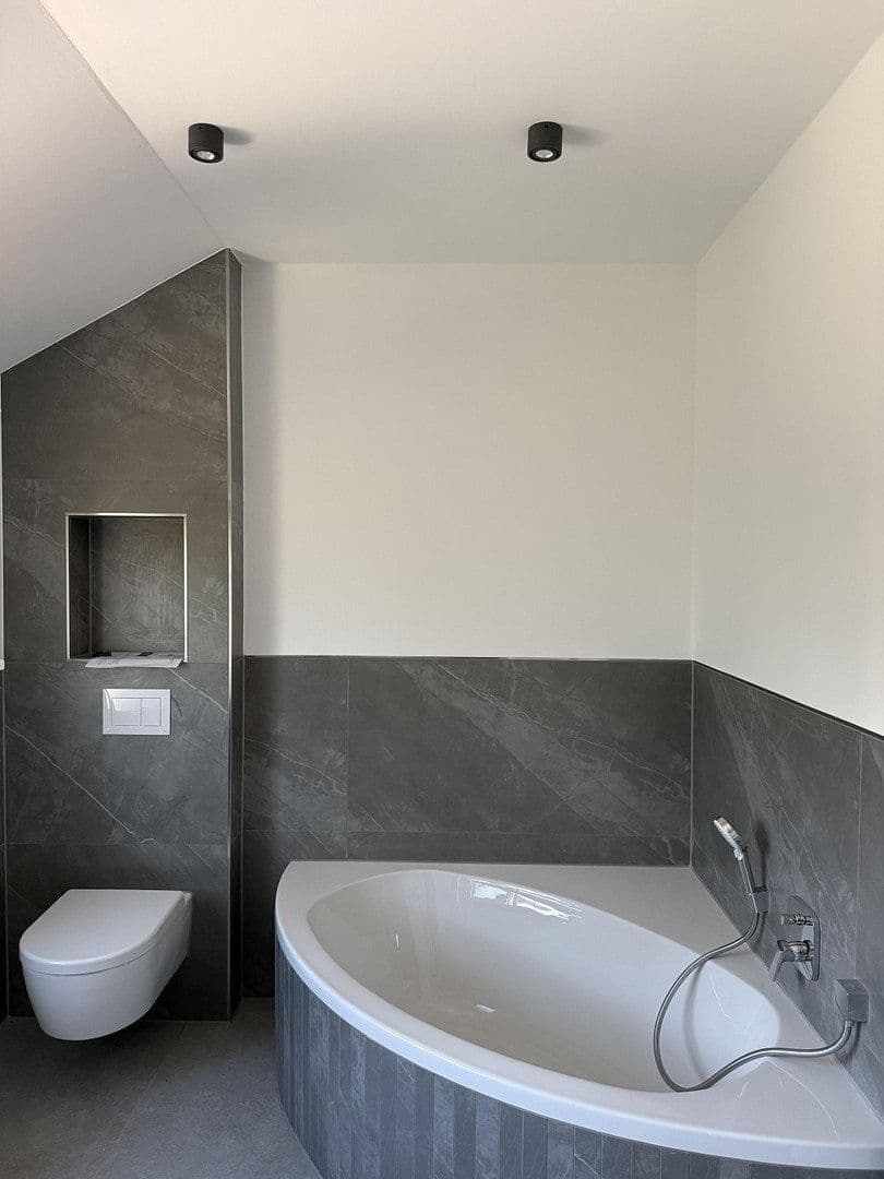 Predaj domu 205 m², pozemek 379 m², Gläsenerstr.11a, Paderborn, Severné Porýnie - Westfálsko Predaj domu 205 m², pozemek 379 m², Gläsenerstr.11a, Paderborn, Severné Porýnie - Westfálsko