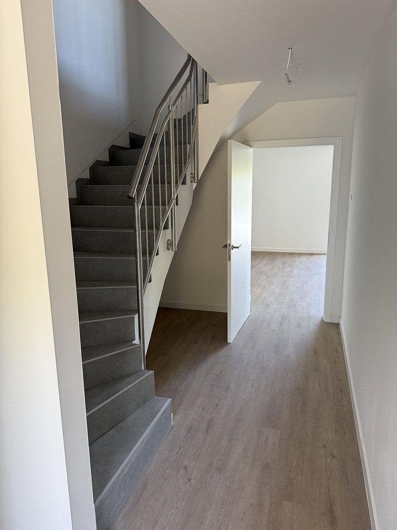 Predaj domu 205 m², pozemek 379 m², Gläsenerstr.11a, Paderborn, Severné Porýnie - Westfálsko Predaj domu 205 m², pozemek 379 m², Gläsenerstr.11a, Paderborn, Severné Porýnie - Westfálsko