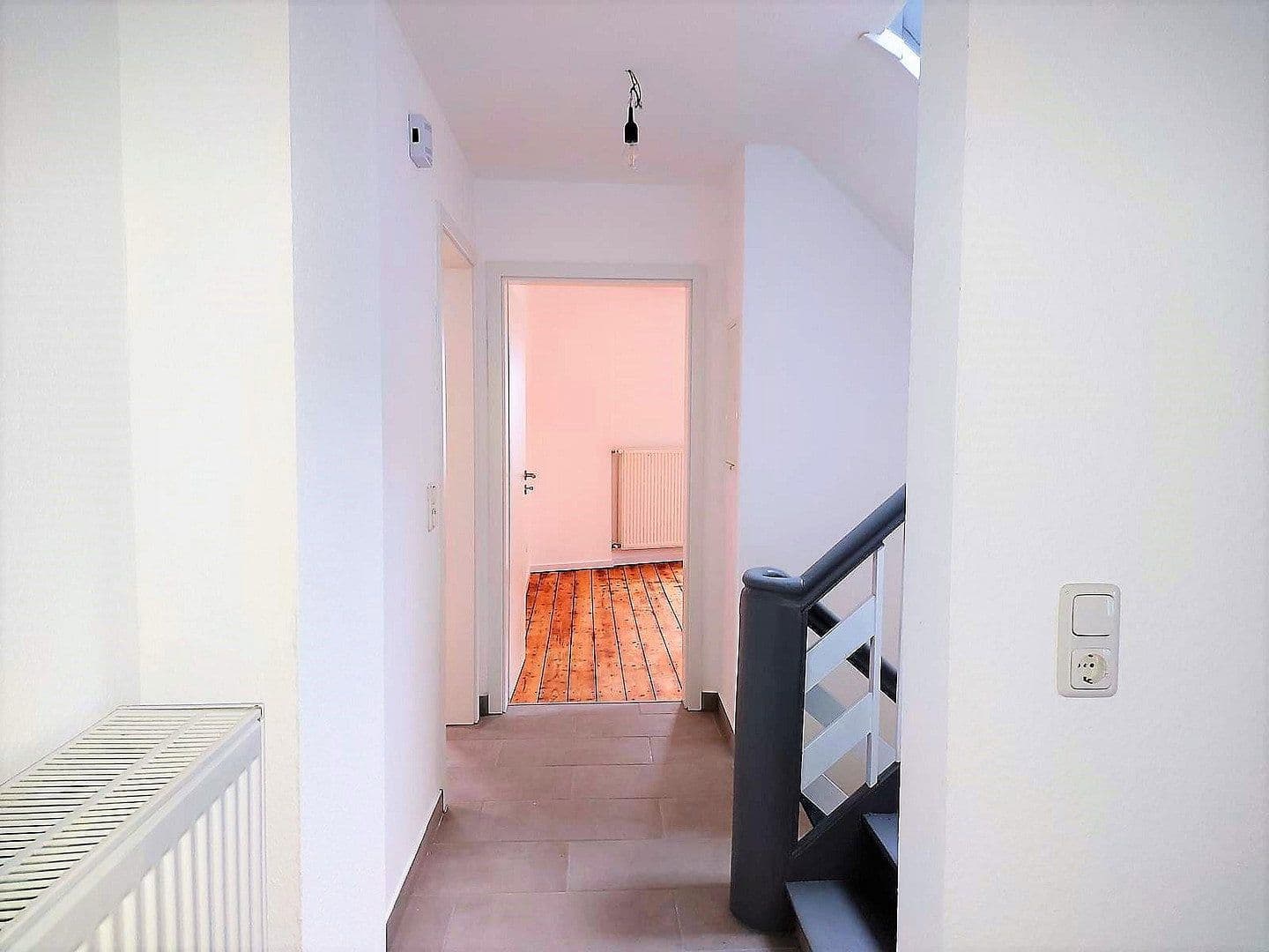 Predaj domu 370 m², pozemek 367 m², Höhr-Grenzhausen, Porýnie-Falcko Predaj domu 370 m², pozemek 367 m², Höhr-Grenzhausen, Porýnie-Falcko