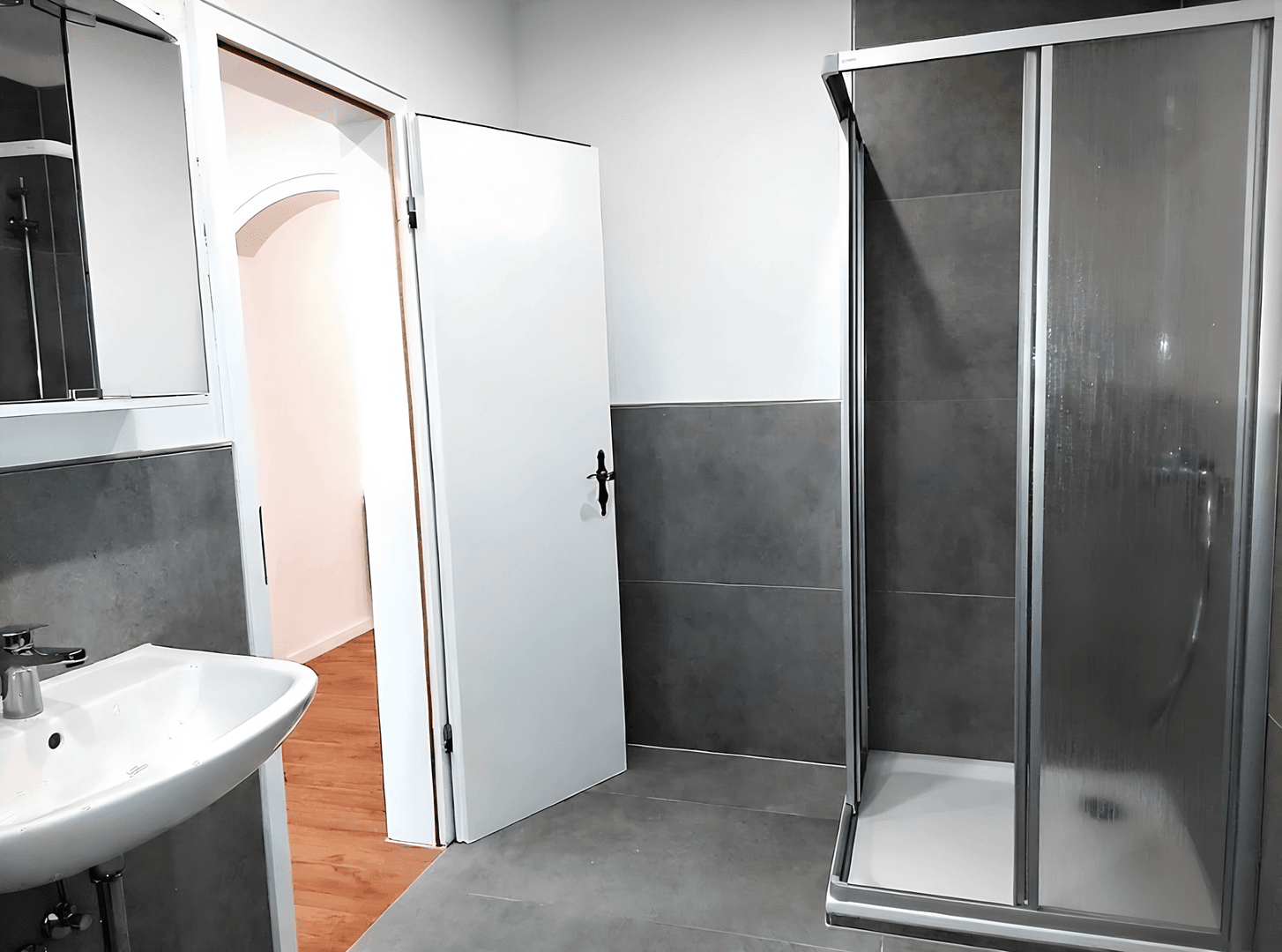 Predaj domu 370 m², pozemek 367 m², Höhr-Grenzhausen, Porýnie-Falcko Predaj domu 370 m², pozemek 367 m², Höhr-Grenzhausen, Porýnie-Falcko