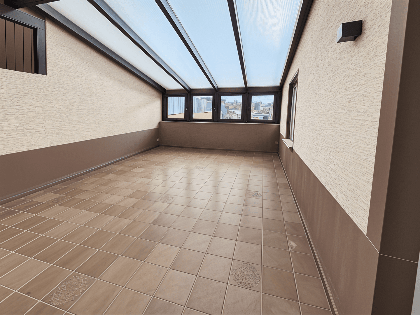 Predaj domu 370 m², pozemek 367 m², Höhr-Grenzhausen, Porýnie-Falcko Predaj domu 370 m², pozemek 367 m², Höhr-Grenzhausen, Porýnie-Falcko
