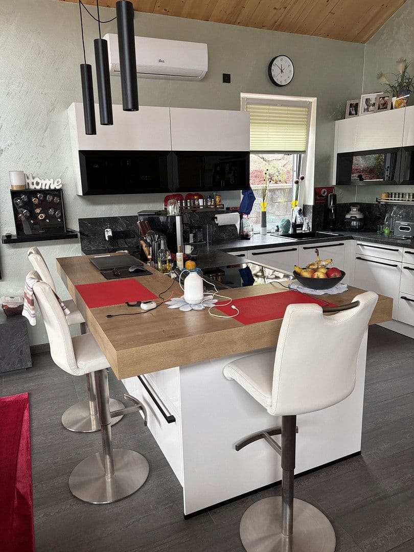 Predaj domu 170 m², pozemek 800 m², Oberbettingen, Porýnie-Falcko Predaj domu 170 m², pozemek 800 m², Oberbettingen, Porýnie-Falcko