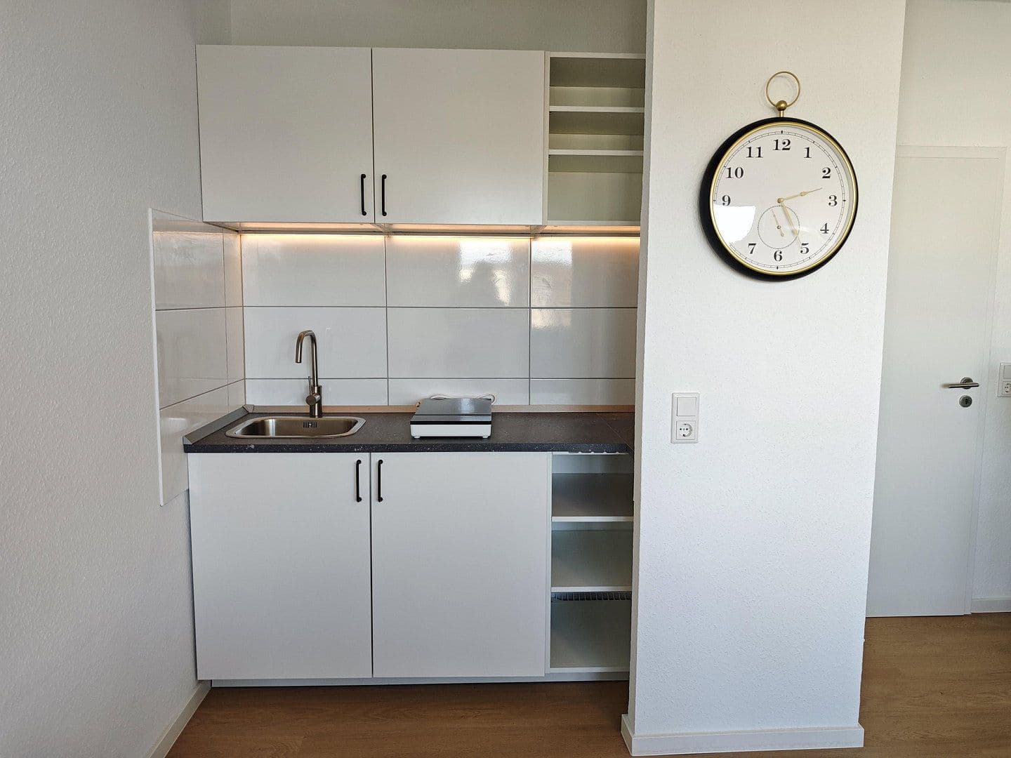 Prenájom bytu 1-izbový 29 m², Augustaanlage 42, Mannheim, Bádensko-Wurttembersko Prenájom bytu 1-izbový 29 m², Augustaanlage 42, Mannheim, Bádensko-Wurttembersko