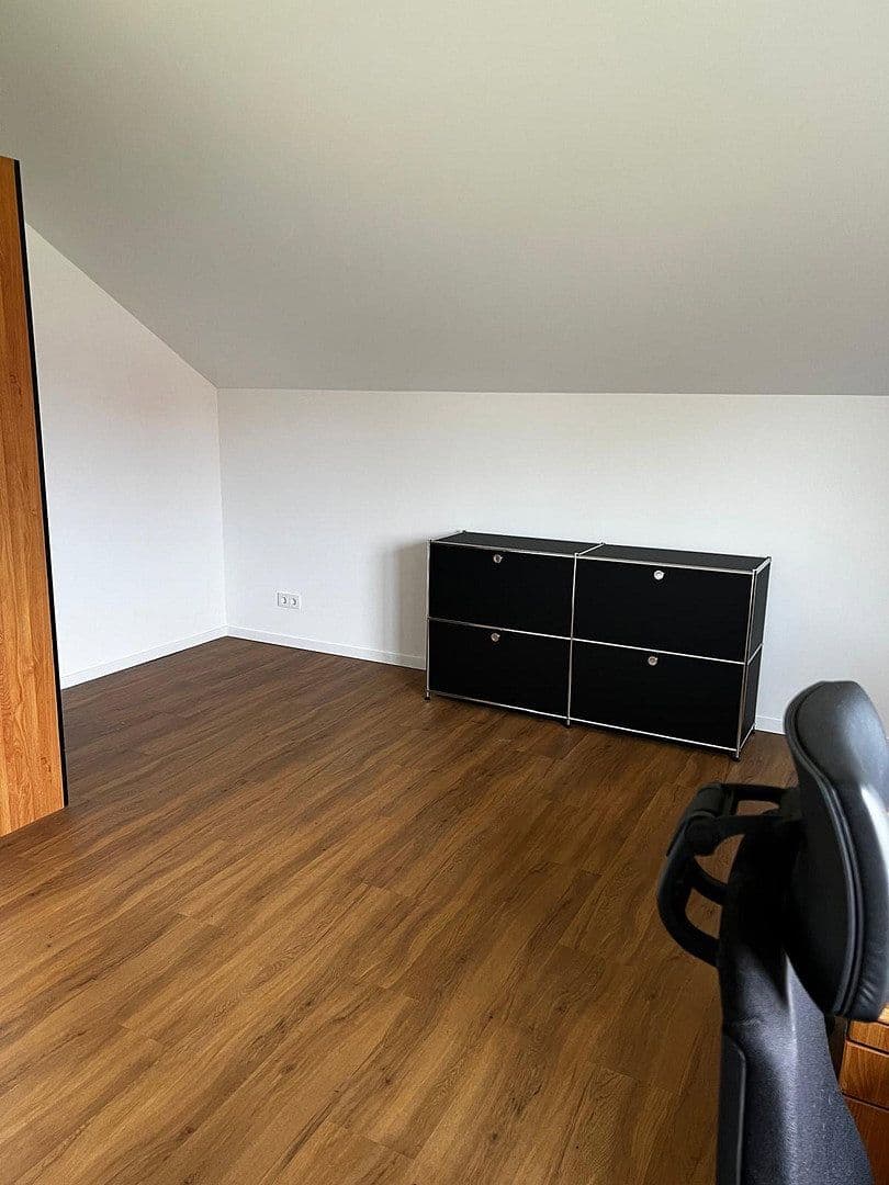 Predaj domu 160 m², pozemek 5.467 m², Im Winkel 5, Groß Twülpstedt, Dolné Sasko Predaj domu 160 m², pozemek 5.467 m², Im Winkel 5, Groß Twülpstedt, Dolné Sasko