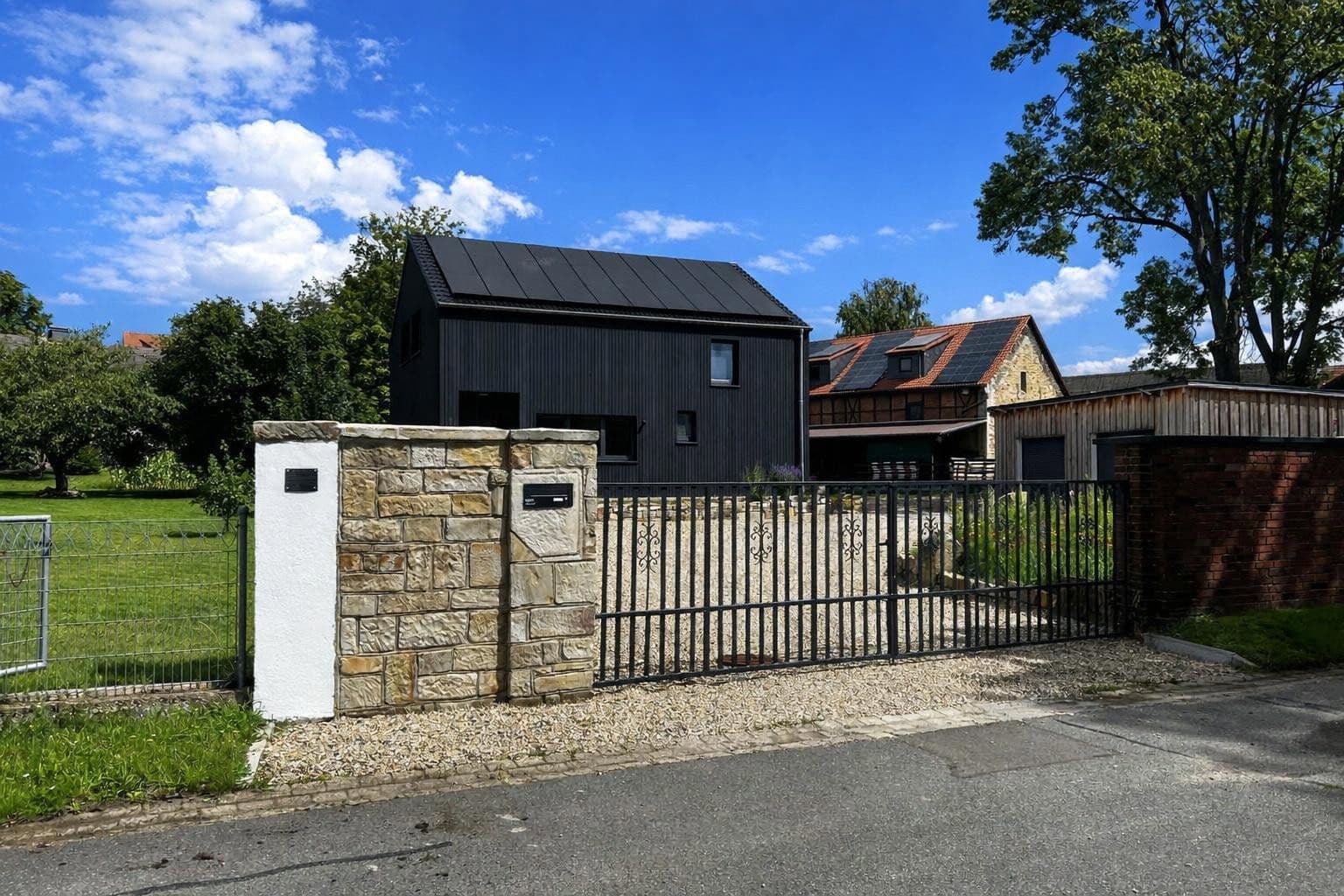Predaj domu 160 m², pozemek 5.467 m², Im Winkel 5, Groß Twülpstedt, Dolné Sasko Predaj domu 160 m², pozemek 5.467 m², Im Winkel 5, Groß Twülpstedt, Dolné Sasko