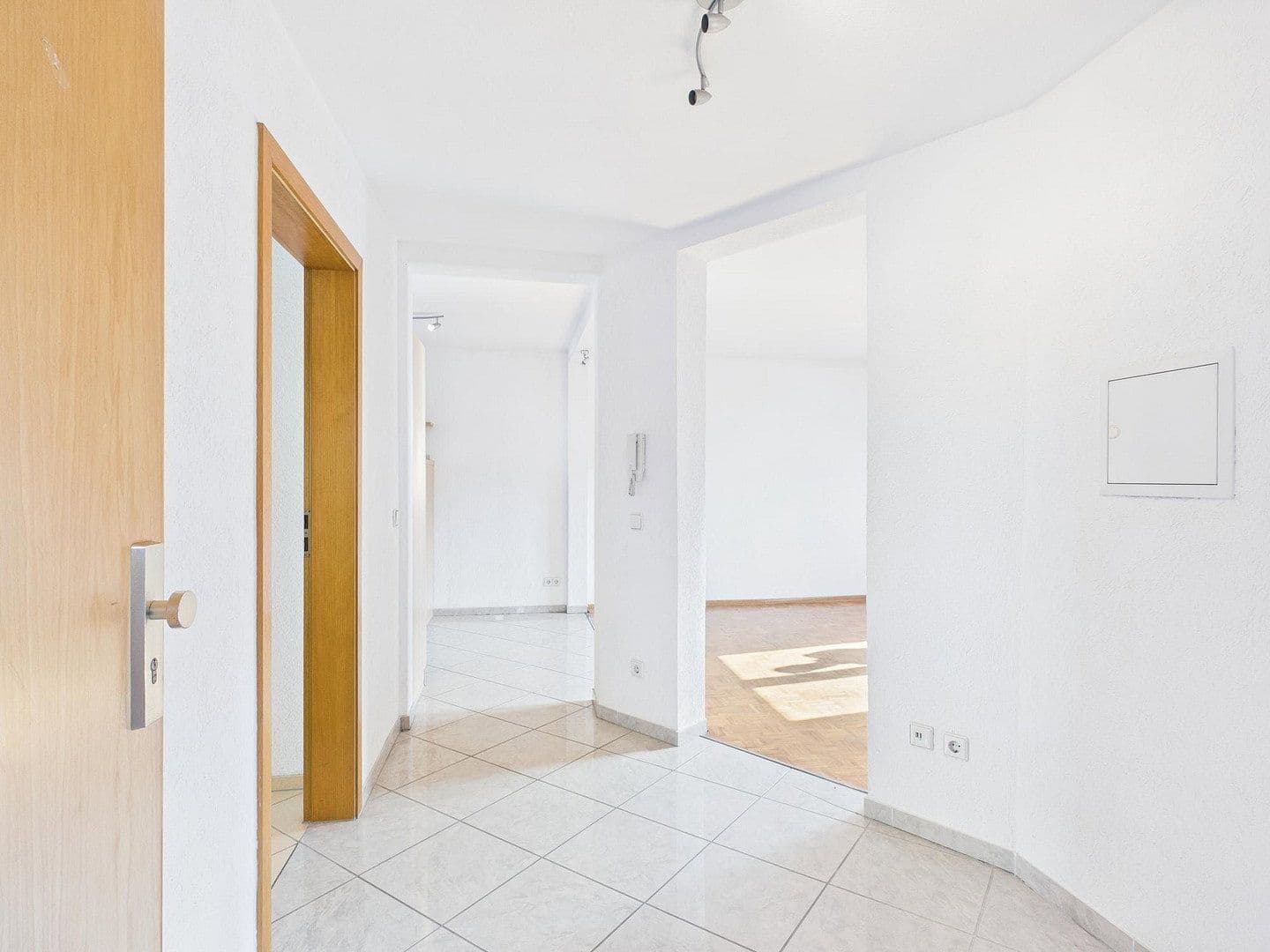 Prenájom bytu 2-izbový 60 m², Großglocknerstrasse 73, Stuttgart Untertürkheim, Bádensko-Wurttembersko Prenájom bytu 2-izbový 60 m², Großglocknerstrasse 73, Stuttgart Untertürkheim, Bádensko-Wurttembersko