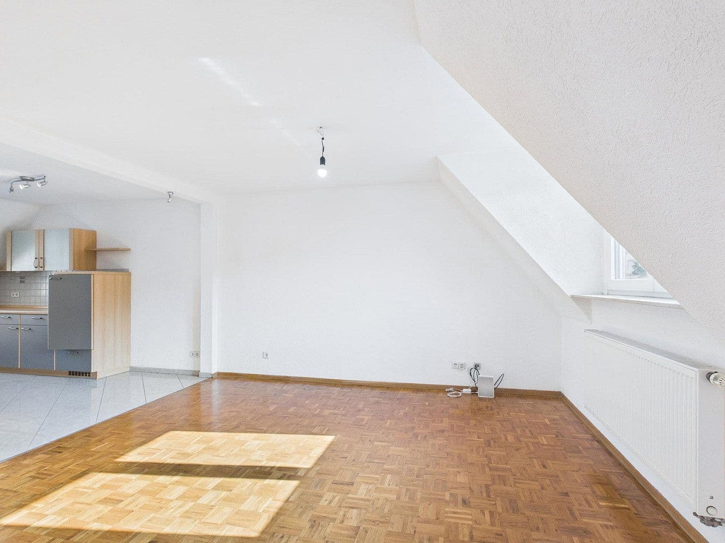 Prenájom bytu 2-izbový 60 m², Großglocknerstrasse 73, Stuttgart Untertürkheim, Bádensko-Wurttembersko Prenájom bytu 2-izbový 60 m², Großglocknerstrasse 73, Stuttgart Untertürkheim, Bádensko-Wurttembersko