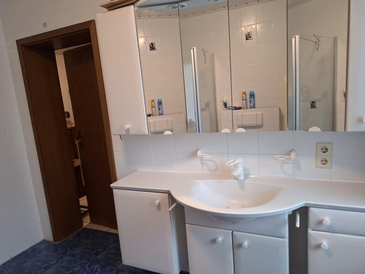Predaj domu 220 m², pozemek 1.105 m², Rhauderfehn, Dolné Sasko Predaj domu 220 m², pozemek 1.105 m², Rhauderfehn, Dolné Sasko