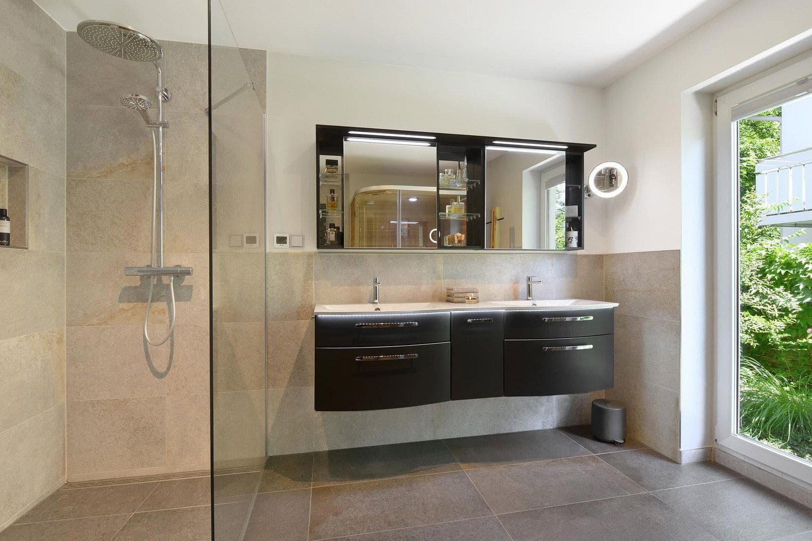Predaj bytu 4-izbový 230 m², München, Bavorsko Predaj bytu 4-izbový 230 m², München, Bavorsko