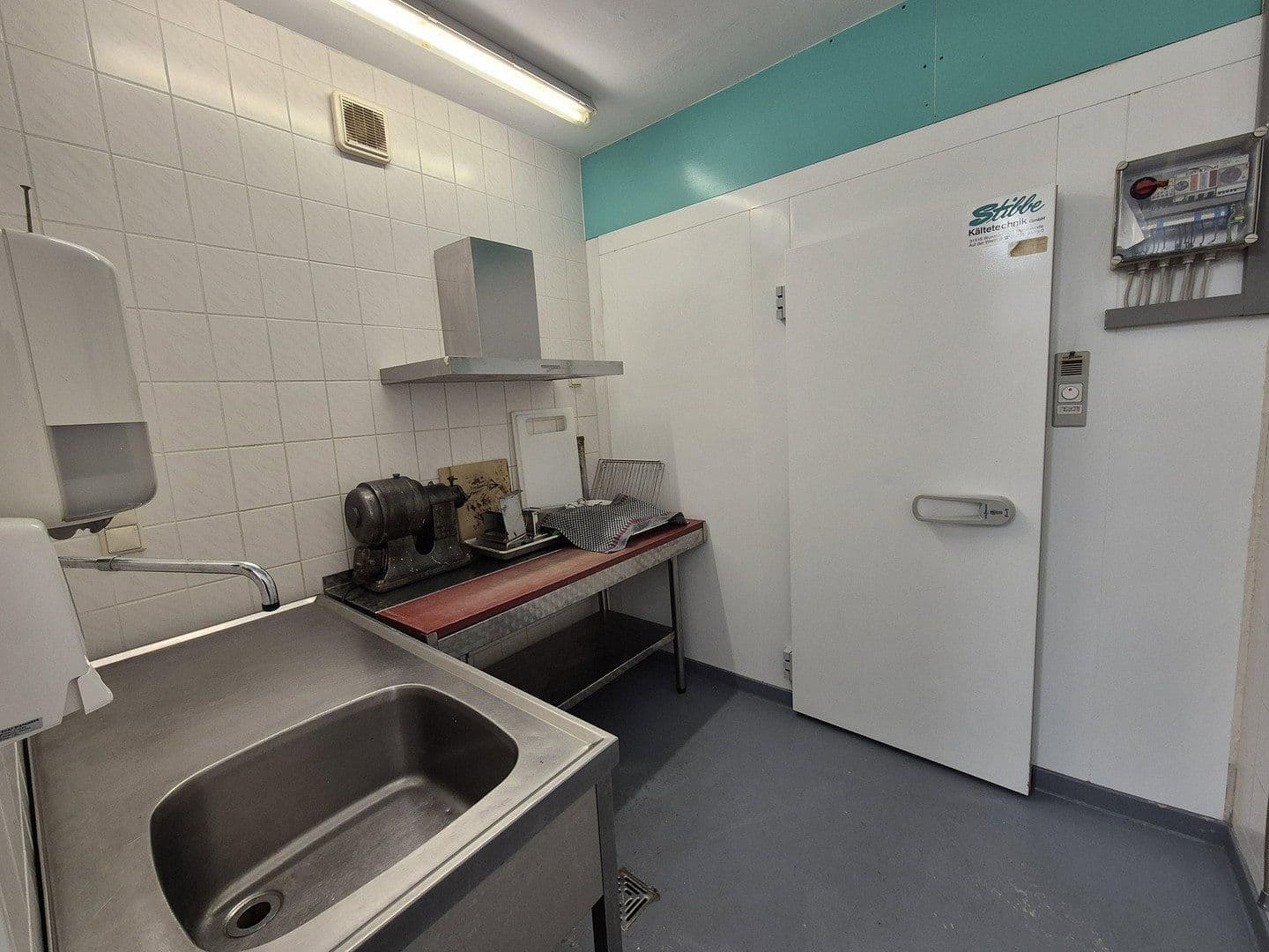 Prenájom nebytového priestoru 196 m², Garbsen, Dolné Sasko Prenájom nebytového priestoru 196 m², Garbsen, Dolné Sasko