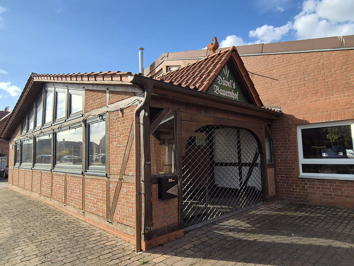 Prenájom nebytového priestoru 196 m², Garbsen, Dolné Sasko Prenájom nebytového priestoru 196 m², Garbsen, Dolné Sasko