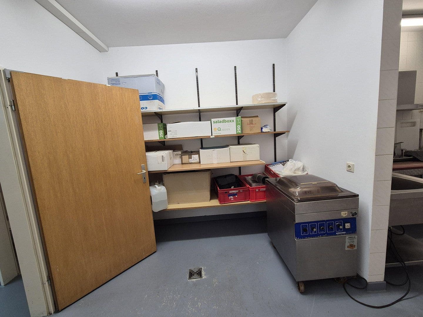 Prenájom nebytového priestoru 196 m², Garbsen, Dolné Sasko Prenájom nebytového priestoru 196 m², Garbsen, Dolné Sasko