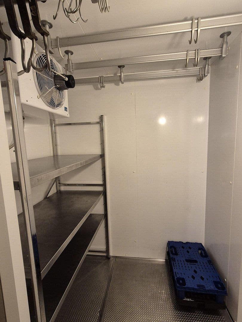 Prenájom nebytového priestoru 196 m², Garbsen, Dolné Sasko Prenájom nebytového priestoru 196 m², Garbsen, Dolné Sasko