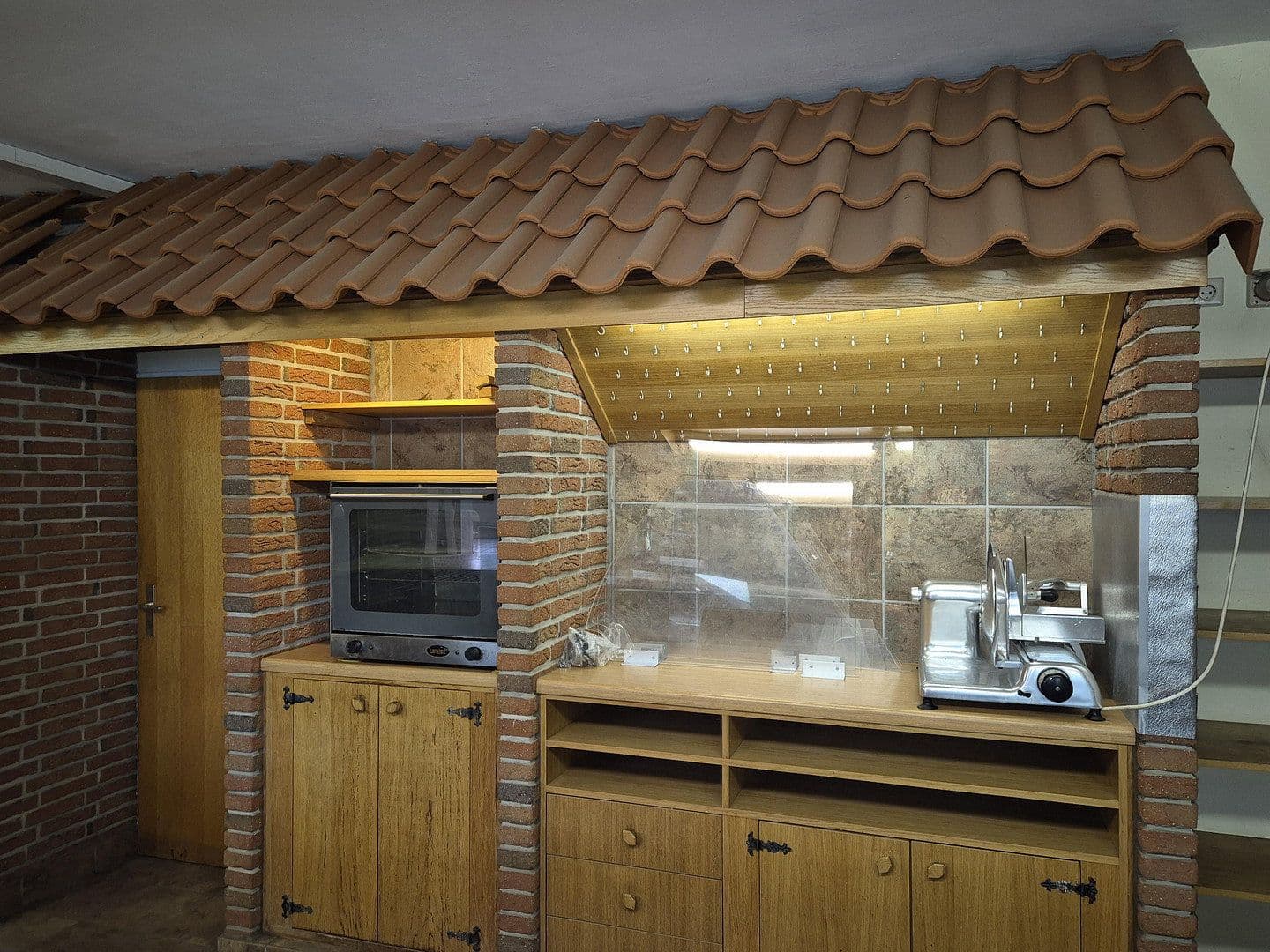 Prenájom nebytového priestoru 196 m², Garbsen, Dolné Sasko Prenájom nebytového priestoru 196 m², Garbsen, Dolné Sasko