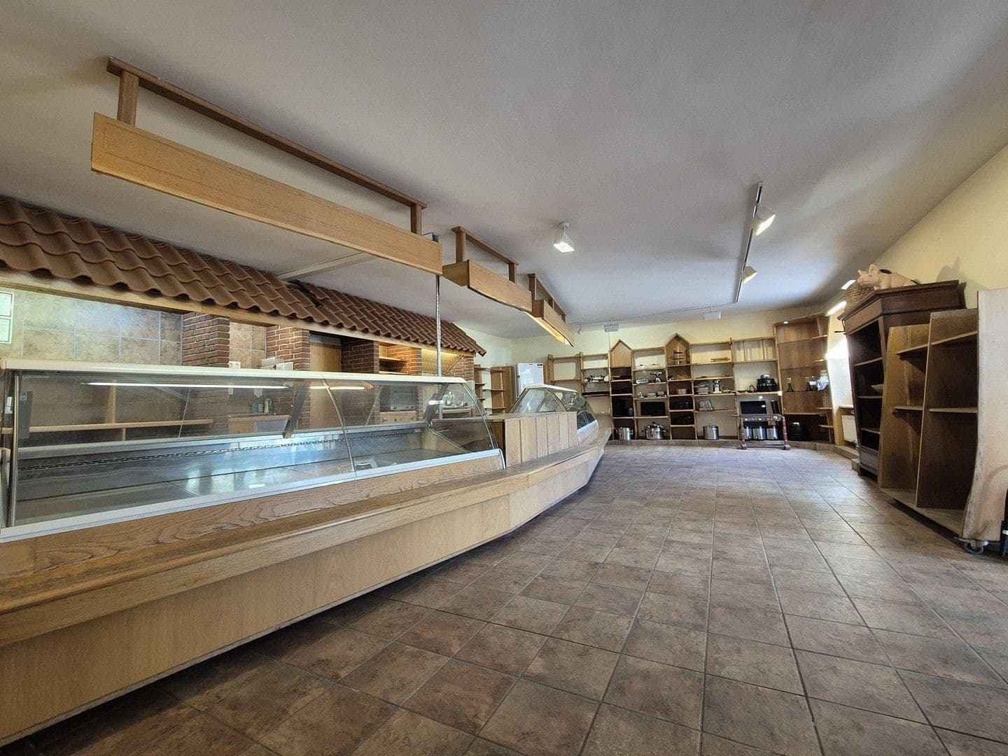 Prenájom nebytového priestoru 196 m², Garbsen, Dolné Sasko Prenájom nebytového priestoru 196 m², Garbsen, Dolné Sasko