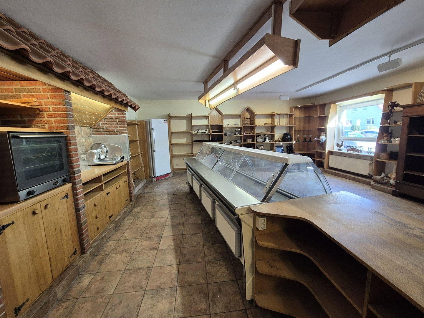 Prenájom nebytového priestoru 196 m², Garbsen, Dolné Sasko Prenájom nebytového priestoru 196 m², Garbsen, Dolné Sasko