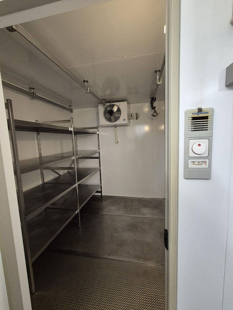 Prenájom nebytového priestoru 196 m², Garbsen, Dolné Sasko Prenájom nebytového priestoru 196 m², Garbsen, Dolné Sasko