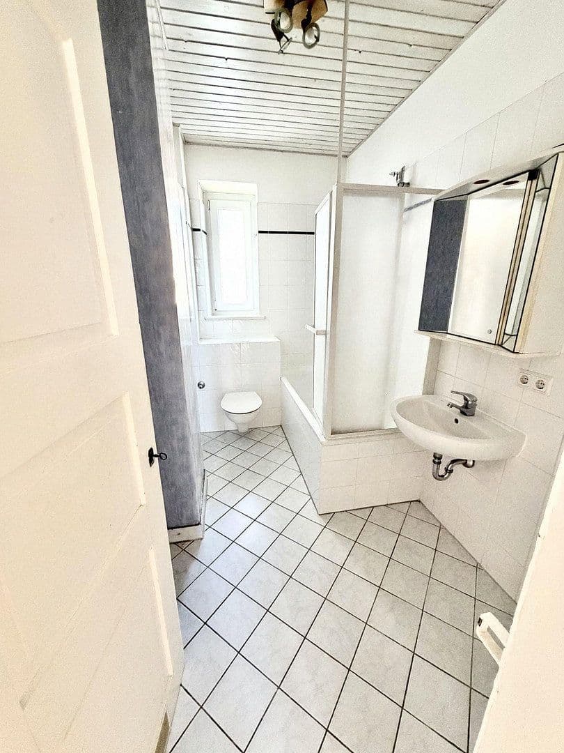 Prenájom bytu 3-izbový 75 m², kurze Wertachstr. 1 1/2, Augsburg, Bavorsko Prenájom bytu 3-izbový 75 m², kurze Wertachstr. 1 1/2, Augsburg, Bavorsko