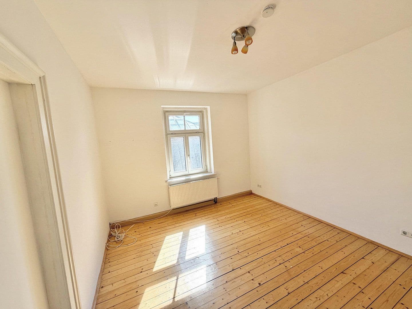 Prenájom bytu 3-izbový 75 m², kurze Wertachstr. 1 1/2, Augsburg, Bavorsko Prenájom bytu 3-izbový 75 m², kurze Wertachstr. 1 1/2, Augsburg, Bavorsko