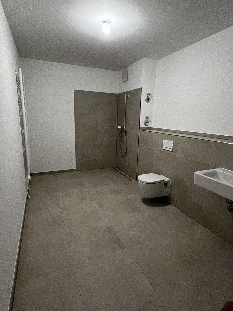 Prenájom bytu 4-izbový 118 m², Alte Str. 12, Frechen, Severné Porýnie - Westfálsko Prenájom bytu 4-izbový 118 m², Alte Str. 12, Frechen, Severné Porýnie - Westfálsko