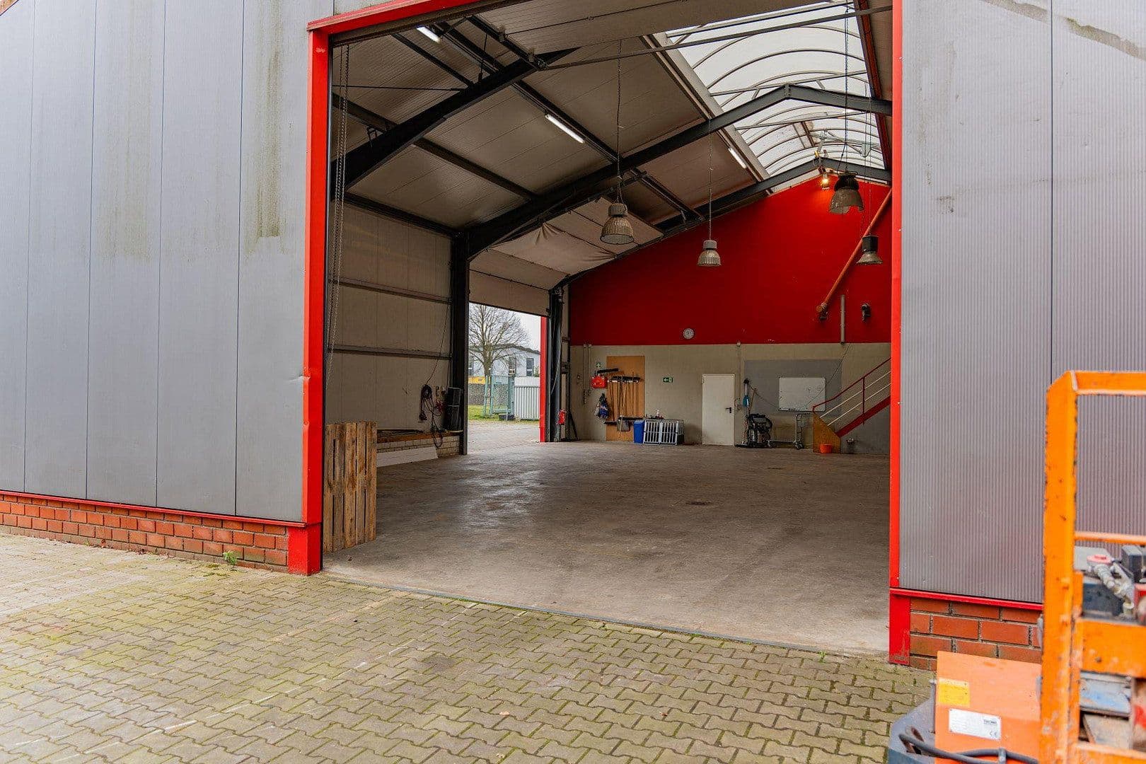 Predaj nebytového priestoru 7.539 m², Wietmarschen, Dolné Sasko Predaj nebytového priestoru 7.539 m², Wietmarschen, Dolné Sasko