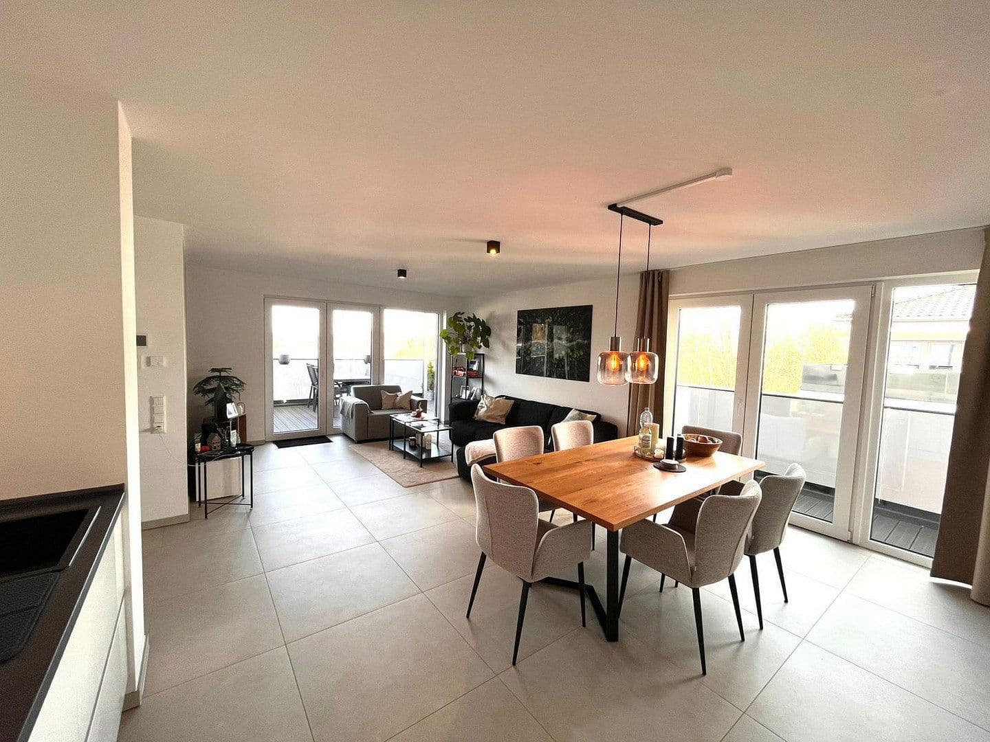 Prenájom bytu 3-izbový 93 m², Nideggen, Severné Porýnie - Westfálsko Prenájom bytu 3-izbový 93 m², Nideggen, Severné Porýnie - Westfálsko