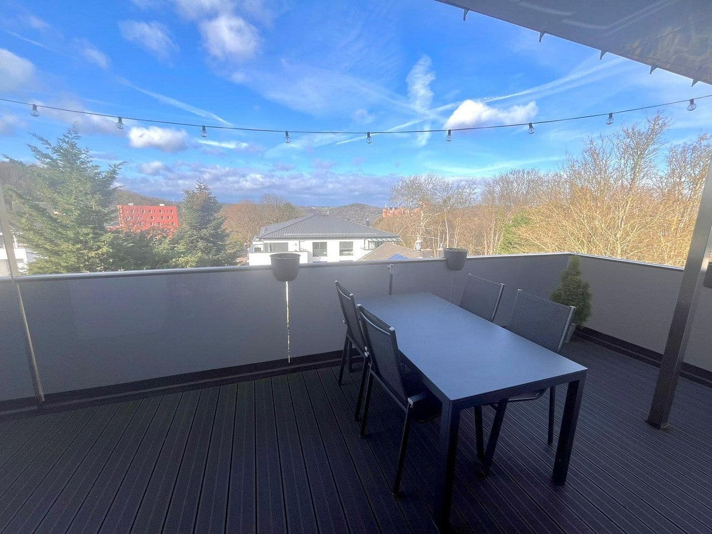 Prenájom bytu 3-izbový 93 m², Nideggen, Severné Porýnie - Westfálsko Prenájom bytu 3-izbový 93 m², Nideggen, Severné Porýnie - Westfálsko
