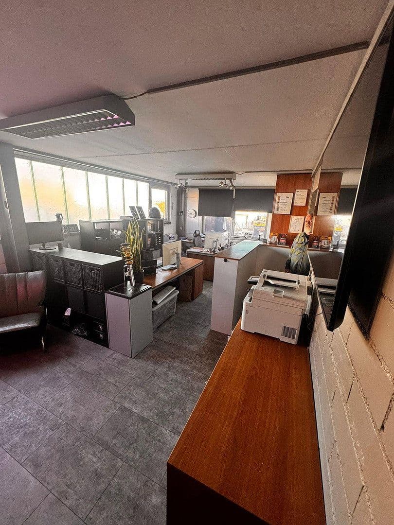Predaj nebytového priestoru 1.500 m², Estenfeld, Bavorsko Predaj nebytového priestoru 1.500 m², Estenfeld, Bavorsko