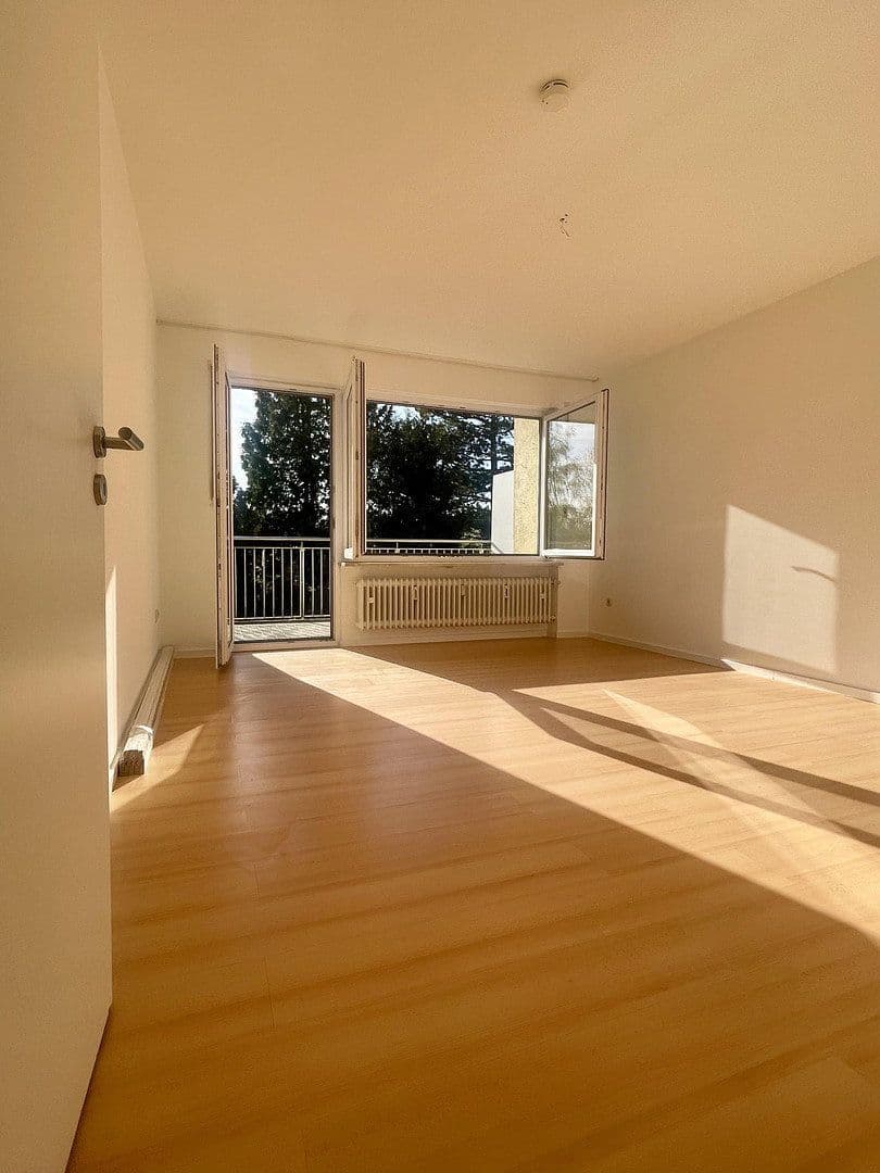 Prenájom bytu 3-izbový 83 m², München, Bavorsko Prenájom bytu 3-izbový 83 m², München, Bavorsko
