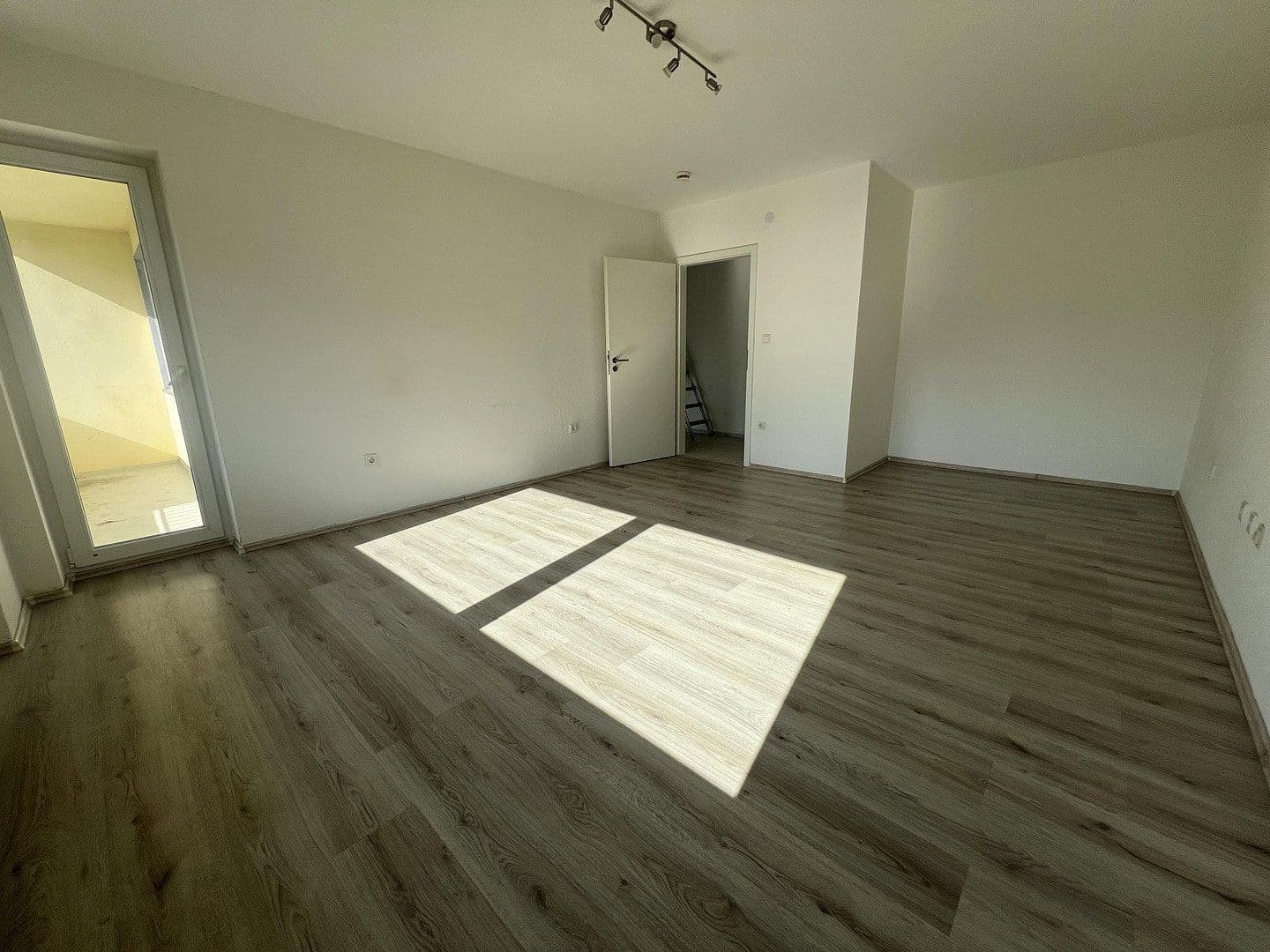 Prenájom bytu 1-izbový 44 m², Mainstraße 2, Heiligenhaus, Severné Porýnie - Westfálsko Prenájom bytu 1-izbový 44 m², Mainstraße 2, Heiligenhaus, Severné Porýnie - Westfálsko