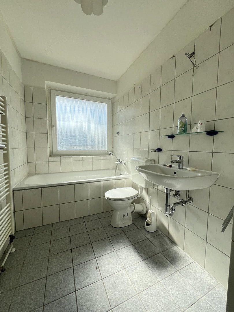 Prenájom bytu 1-izbový 44 m², Mainstraße 2, Heiligenhaus, Severné Porýnie - Westfálsko Prenájom bytu 1-izbový 44 m², Mainstraße 2, Heiligenhaus, Severné Porýnie - Westfálsko